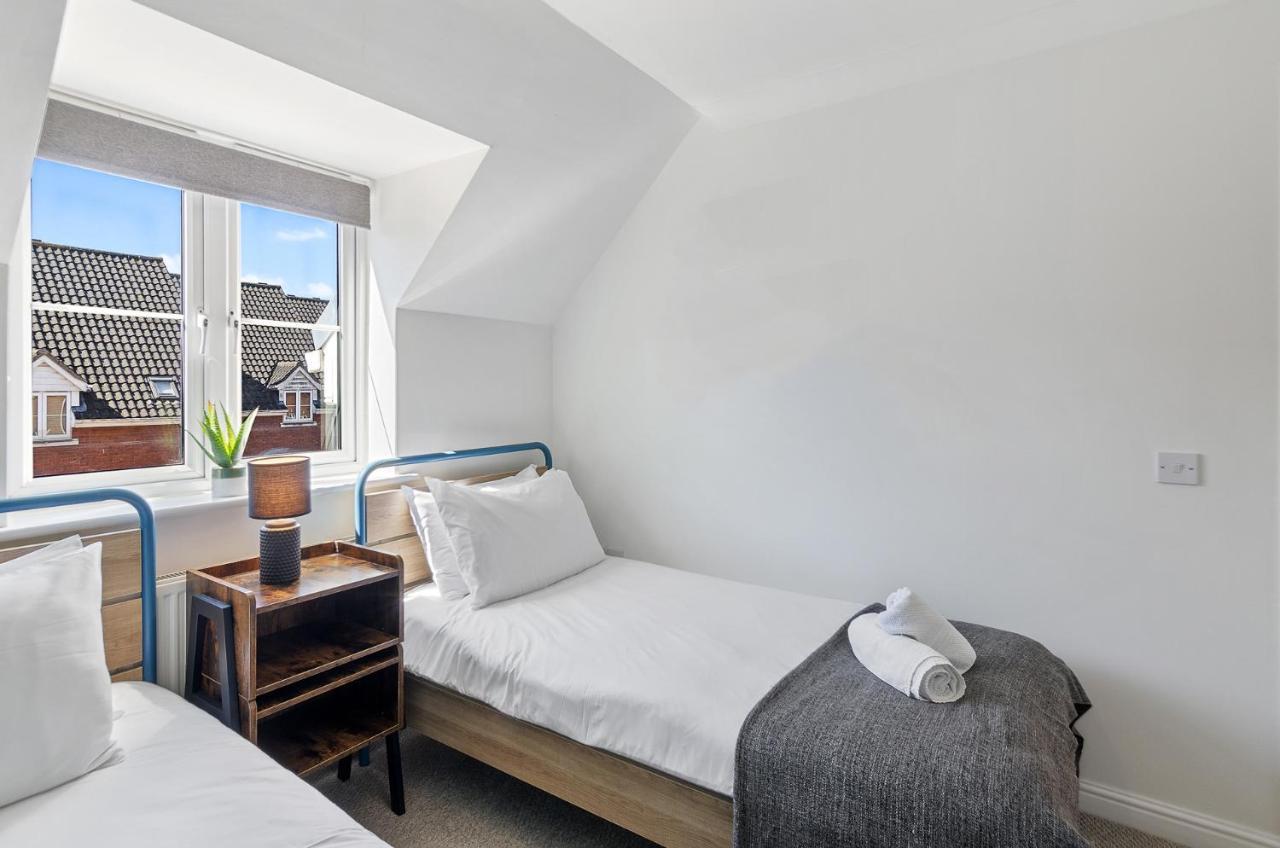 Villa 4Br Townhouse Wbalcony Free Parking Fast Wi-Fi à NWI Extérieur photo