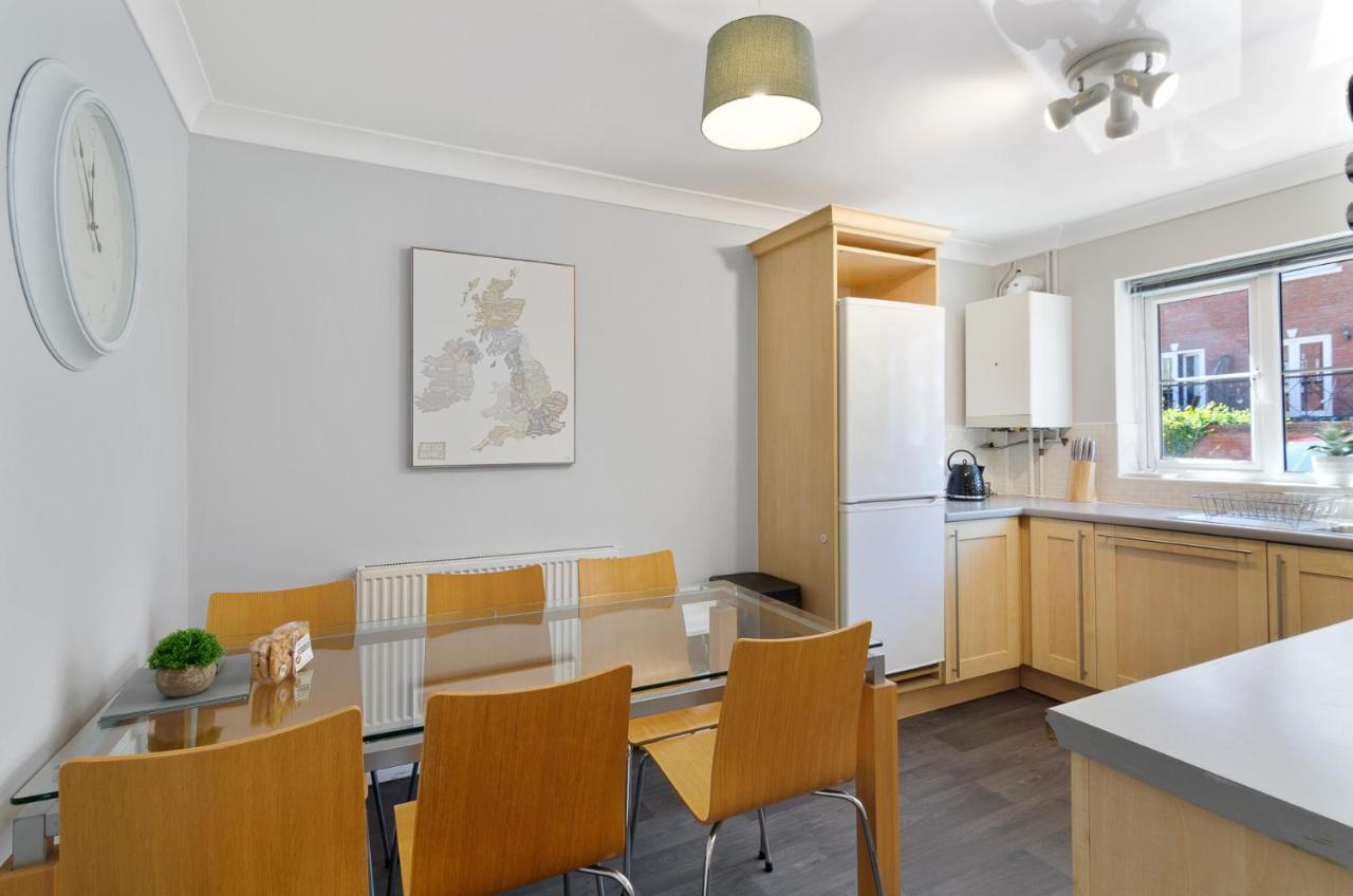 Villa 4Br Townhouse Wbalcony Free Parking Fast Wi-Fi à NWI Extérieur photo