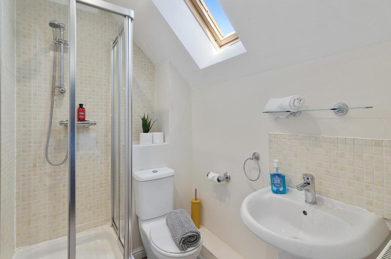 Villa 4Br Townhouse Wbalcony Free Parking Fast Wi-Fi à NWI Extérieur photo