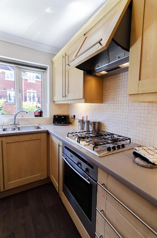 Villa 4Br Townhouse Wbalcony Free Parking Fast Wi-Fi à NWI Extérieur photo
