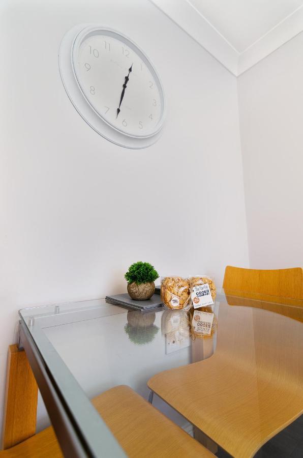 Villa 4Br Townhouse Wbalcony Free Parking Fast Wi-Fi à NWI Extérieur photo