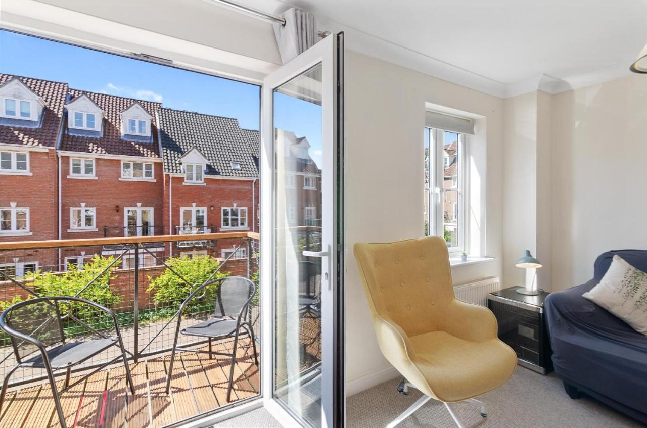 Villa 4Br Townhouse Wbalcony Free Parking Fast Wi-Fi à NWI Extérieur photo